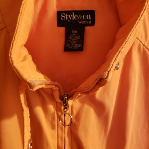 Woman's jacket - Picture 2 of 3